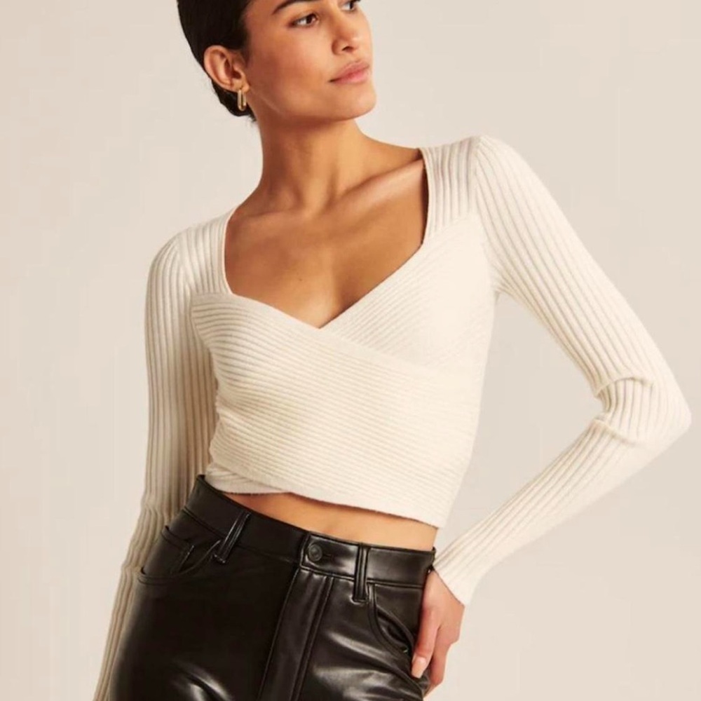 Abercrombie & Fitch LuxeLoft Slim Cross Sweater - Picture 4 of 4